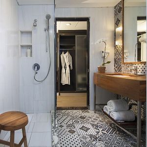 8 Hours Usage at Deluxe Room
